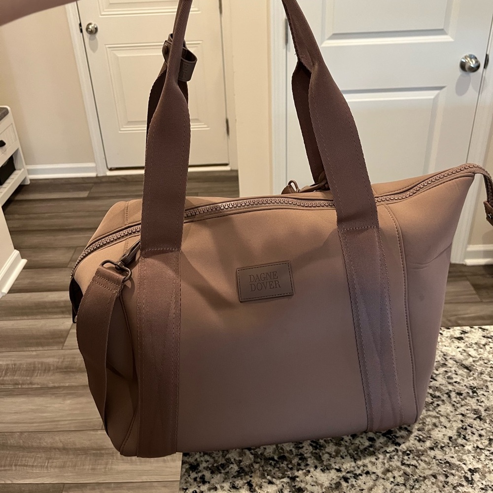 Dagne Dover Dune Medium Landon Carryall